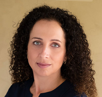 Dr. Maya Kahan-Hanum